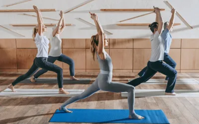 Yoga och Pilates: Skillnaderna och Fördelarna av Båda Träningsformerna